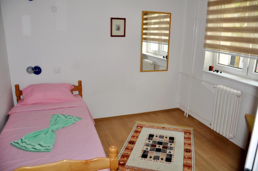 Rooms Karadjordje Belgrade Exterior photo